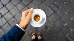 Hoe drink je espresso: alles wat je niet durfde te vragen?