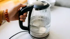 Hier is waarom water niet twee keer gekookt moet worden: een goede reden.